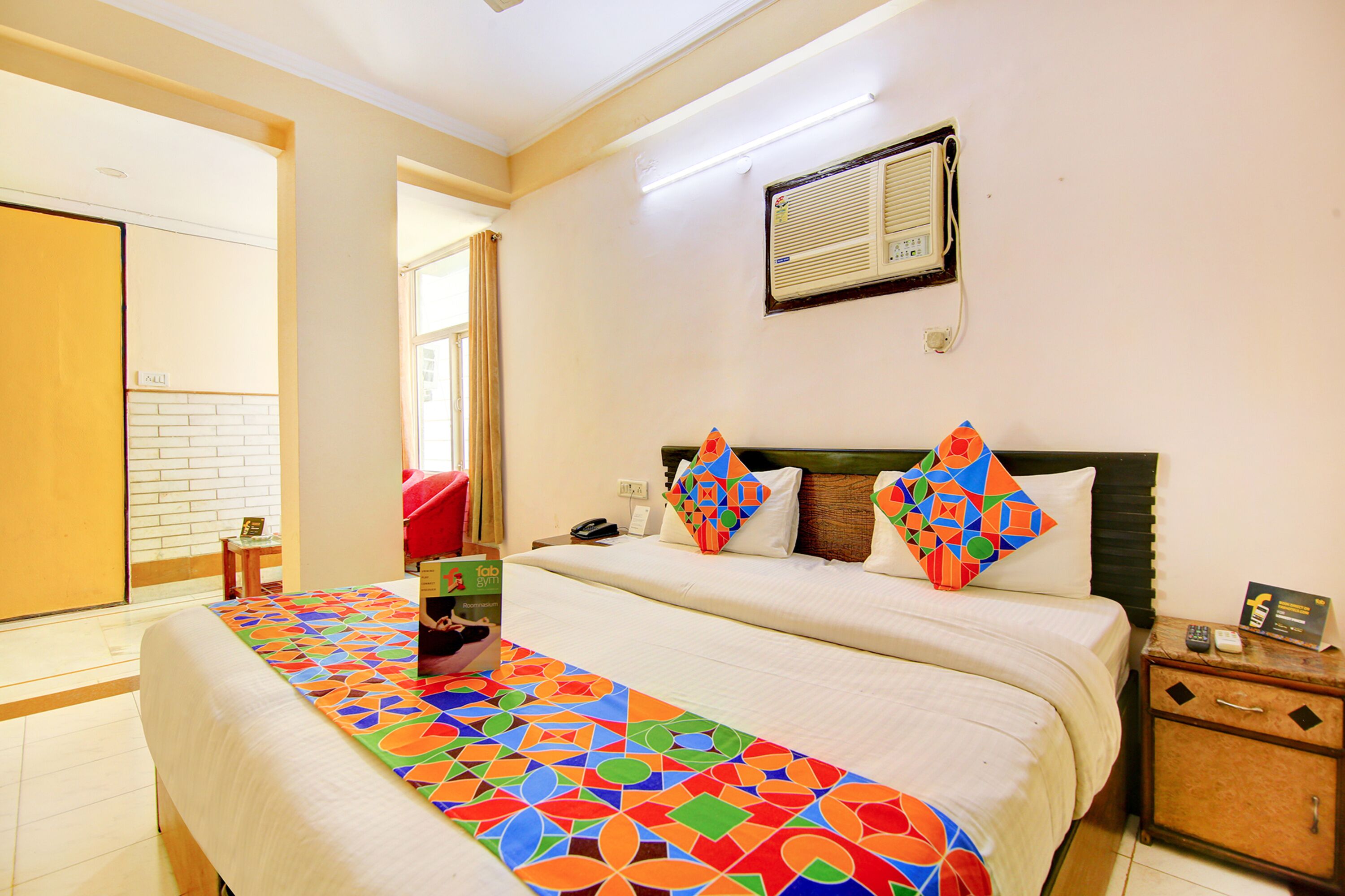 Egyptian cotton sheets, premium bedding, soundproofing, free WiFi