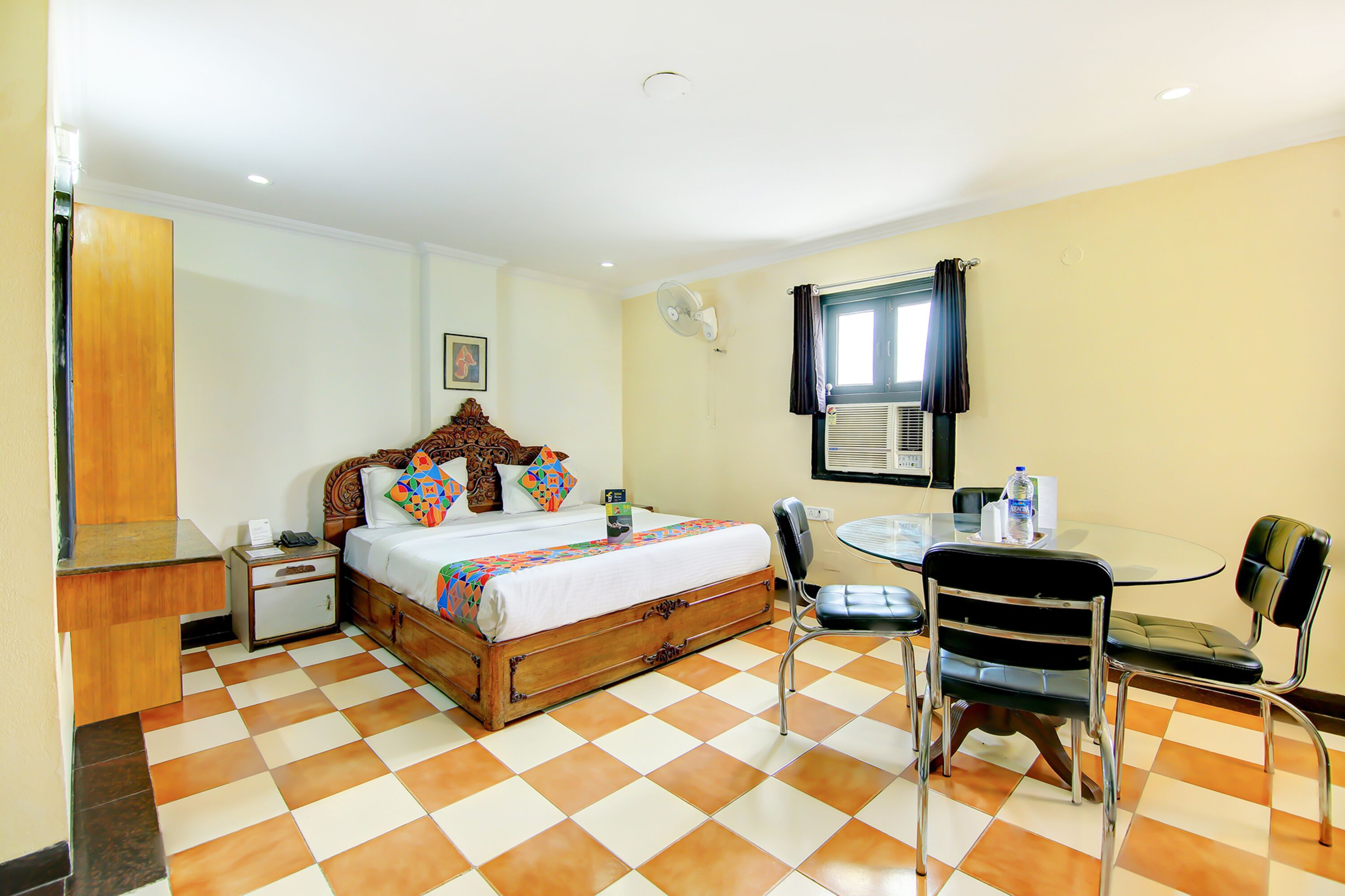 Egyptian cotton sheets, premium bedding, soundproofing, free WiFi