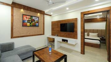 Suite de lujo | Sábanas de algodón egipcio, ropa de cama de alta calidad, escritorio