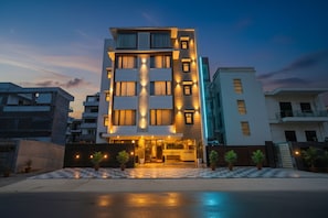 Exterior - Hotel Golf Inn (Gurugram)