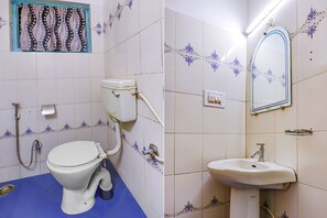 Bathroom - Fabhotel Shivaals Residency (Bengaluru)