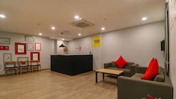 Coin salon dans le hall