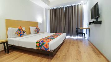 Egyptian cotton sheets, premium bedding, in-room safe, desk