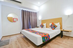 Deluxe Room - Fabhotel Destiny Inn (Gurugram)