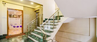 Fabhotel Stay Inn International