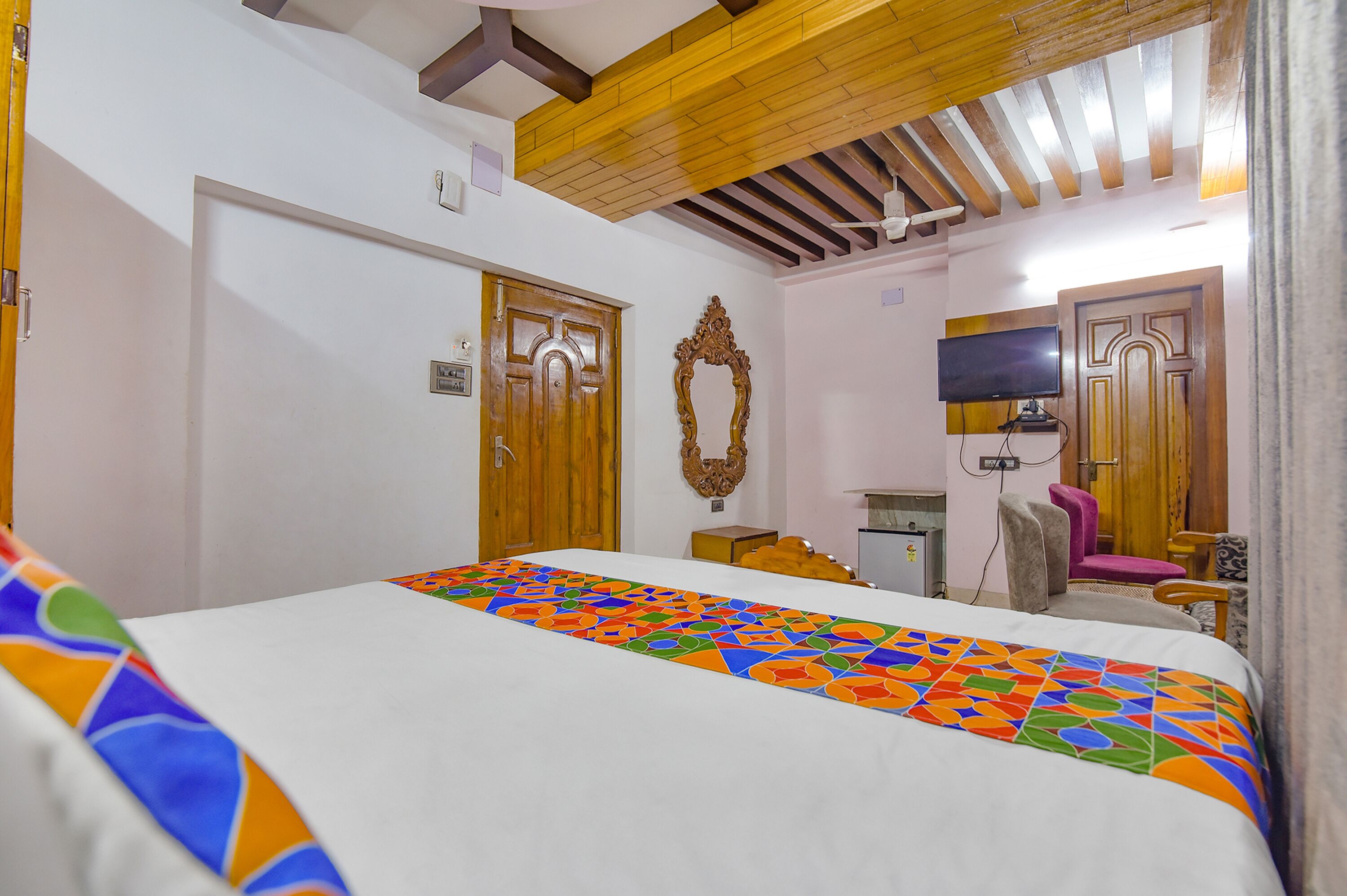 Egyptian cotton sheets, premium bedding, in-room safe, free WiFi