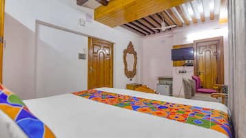 Egyptian cotton sheets, premium bedding, in-room safe, free WiFi