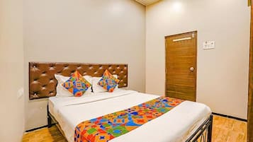 Egyptian cotton sheets, premium bedding, in-room safe, soundproofing