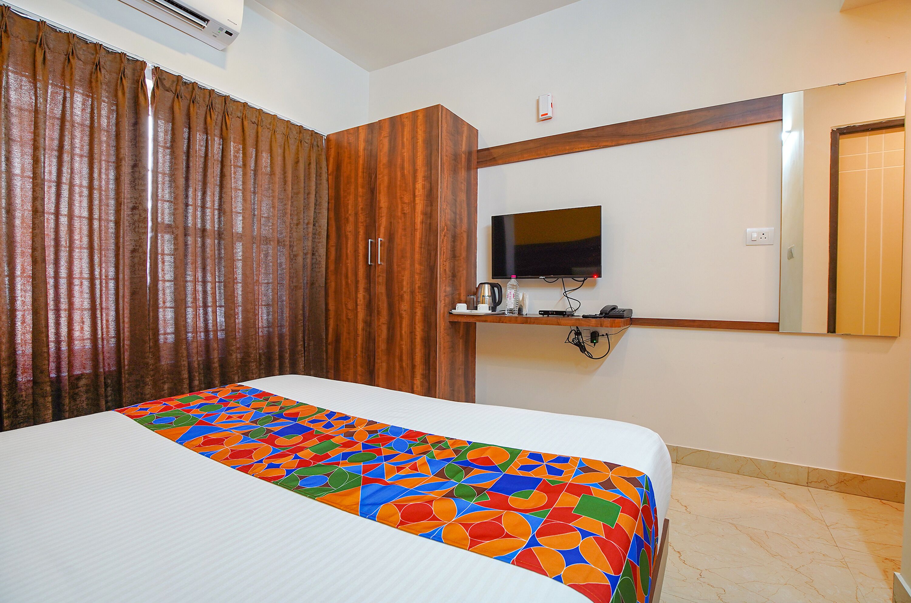 egyptian cotton sheets, premium bedding, in-room safe, free wifi