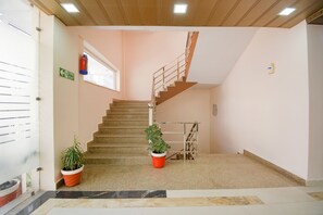 Lobby - Fabhotel Yamunotri Retreat (Narendranagar)