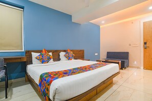 1 bedroom, Egyptian cotton sheets, premium bedding, in-room safe