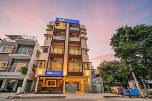 Exterior - Fabhotel Kings Suites (Bengaluru)