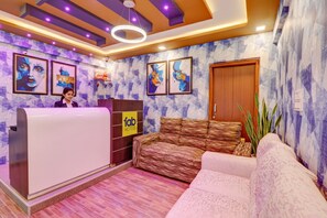 Reception - Fabhotel Kings Suites (Bengaluru)