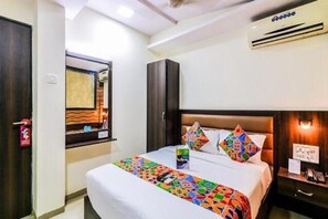 华丽客房 | 埃及棉床单、高档床上用品、客房内保险箱、办公桌