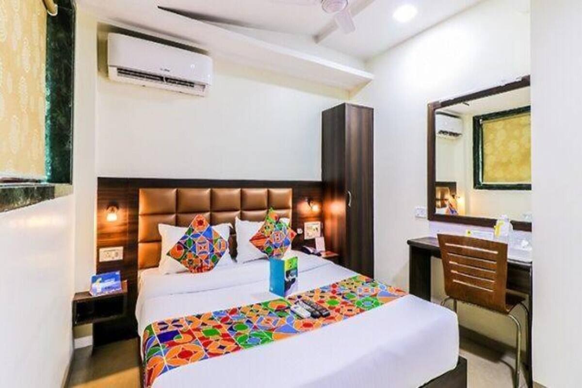 Deluxe Room | Egyptian cotton sheets, premium bedding, in-room safe, desk