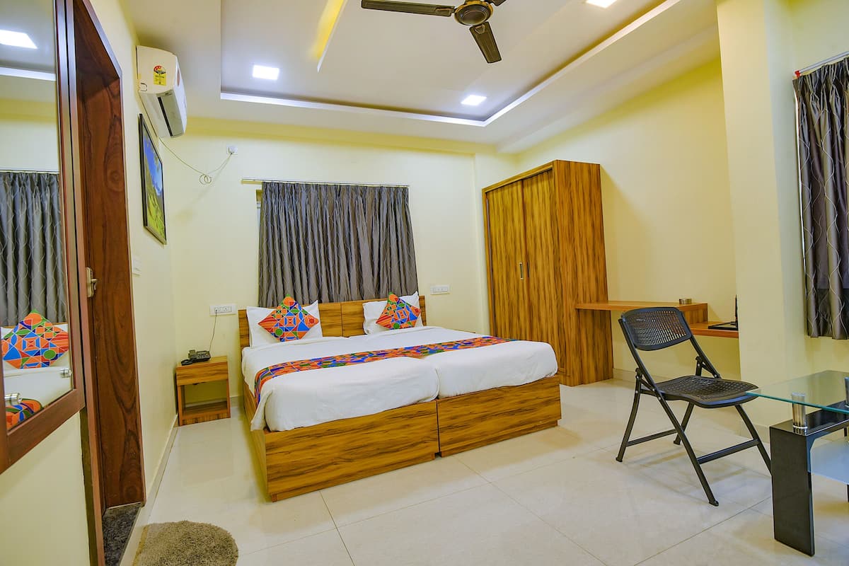 Deluxe Single Room | Egyptian cotton sheets, premium bedding, in-room safe, desk
