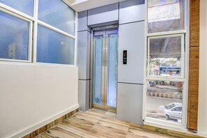 Lift - Fabexpress Rithun Residency (Bengaluru)