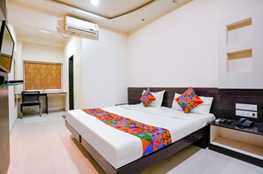 Deluxe Room | Egyptian cotton sheets, premium bedding, in-room safe, free WiFi