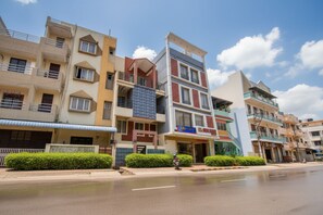 Property entrance - Fabexpress Sunshine Regency (Bhopal)