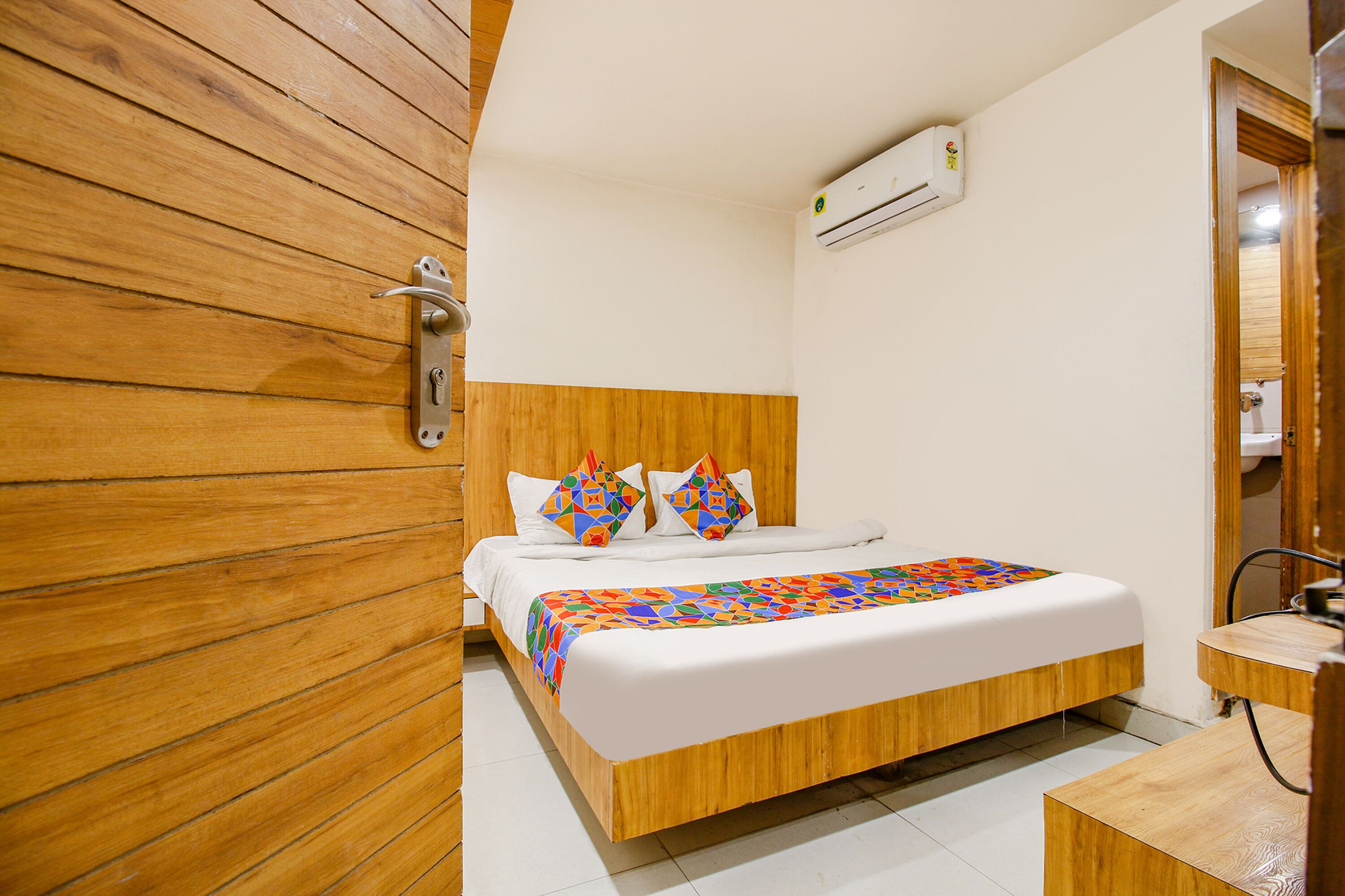 OYO 70473 Hotel Sunshine Regency