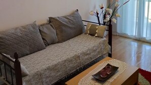 Living area - Apartment - Sleeps 4 & Free Parking (Chania)