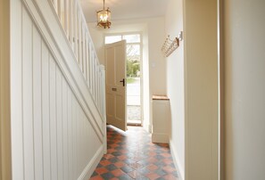 Welcome to Chanting Hill Farmhouse