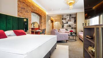 1 bedroom, minibar, in-room safe, desk