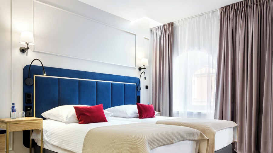 Hotel Golden Queen
