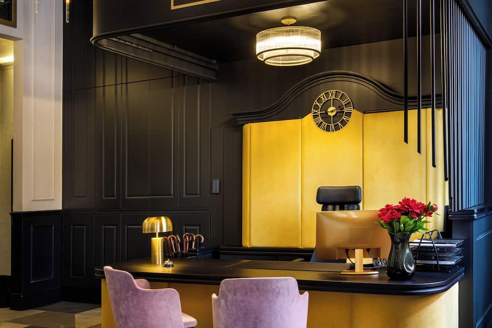 Hotel Golden Queen