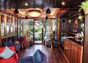 Reception - The Hive Beach Hotel  (Hulhumalé)