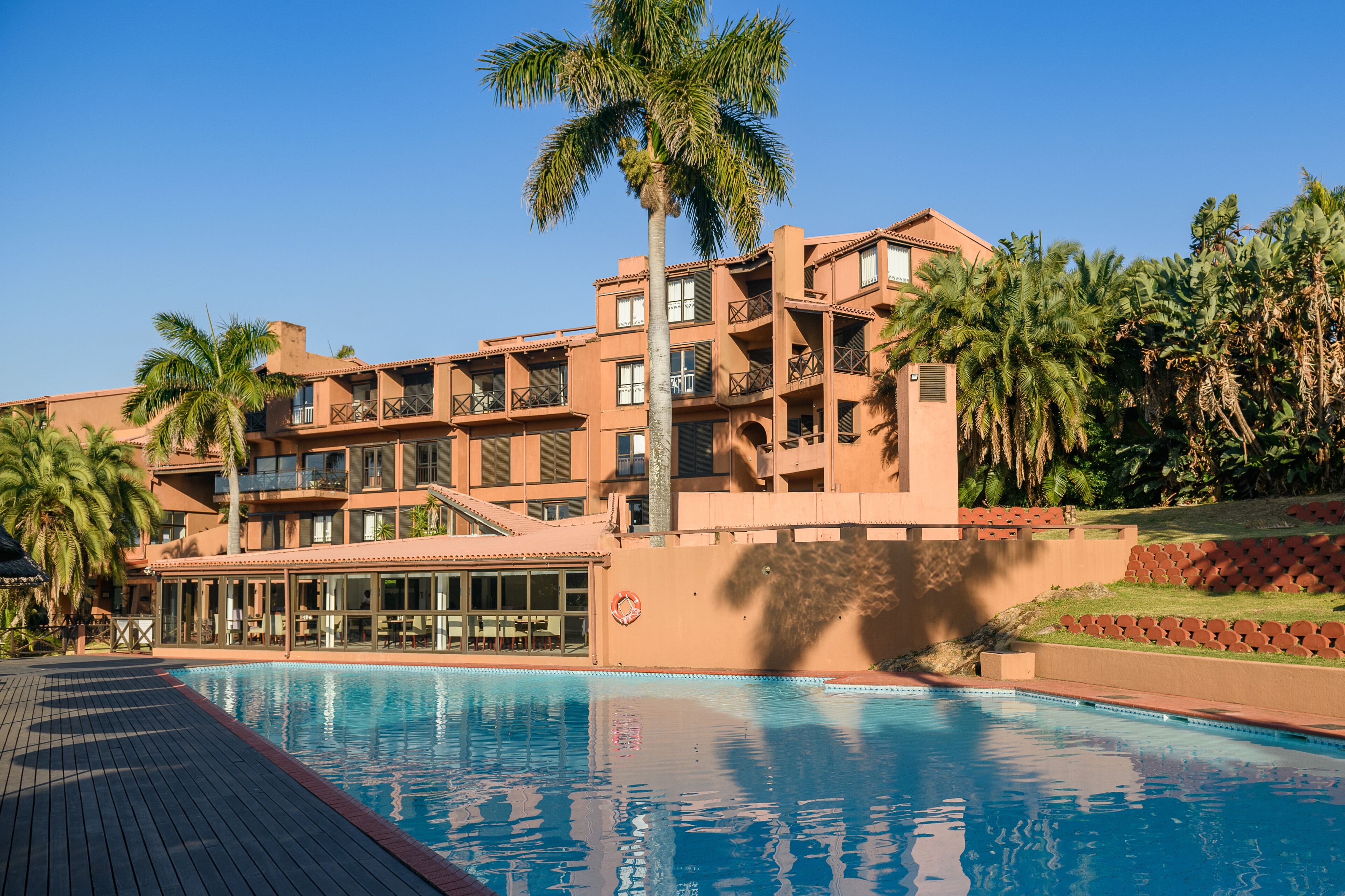 2 kolam renang outdoor