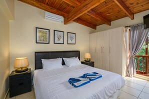 Villa Deluxe | Fer et planche à repasser, accès au Wi-Fi (inclus), literie fournie