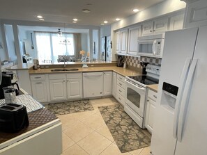Ice maker - West 703 Eden Gulf Front Condo with Stunning Views! (Pensacola)