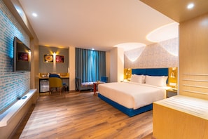 Quarto júnior, 1 cama King | Roupas de cama antialérgicas, cofres nos quartos, escrivaninha