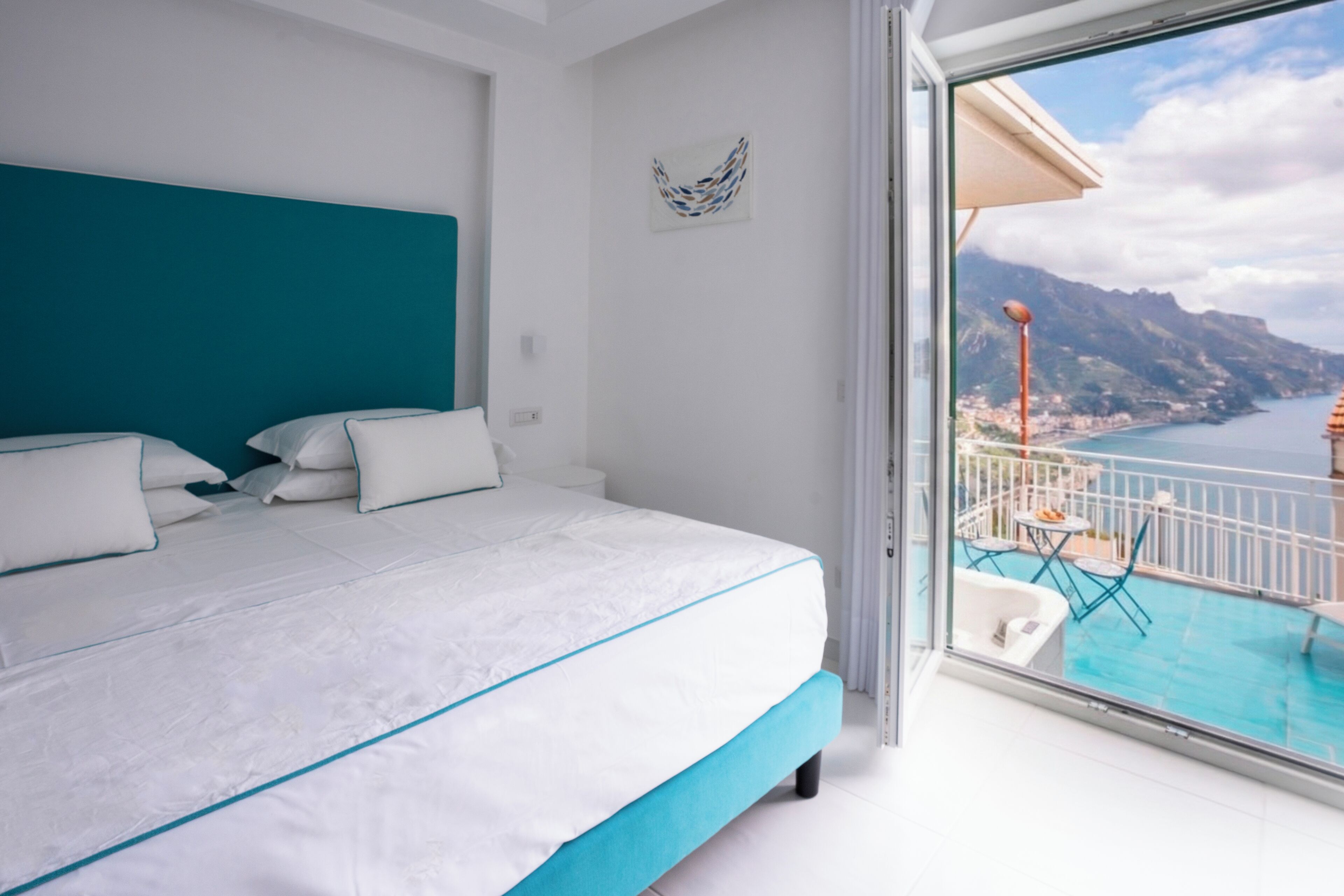 Minibar, in-room safe, individually decorated, individually furnished