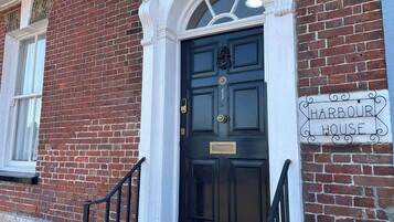 Cottage | Exterior detail