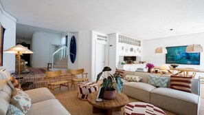 Télévision, cheminée