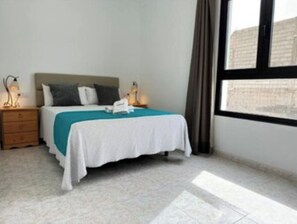 2 bedrooms, free WiFi, bed sheets - apartment arrecife beyond (Arrecife)