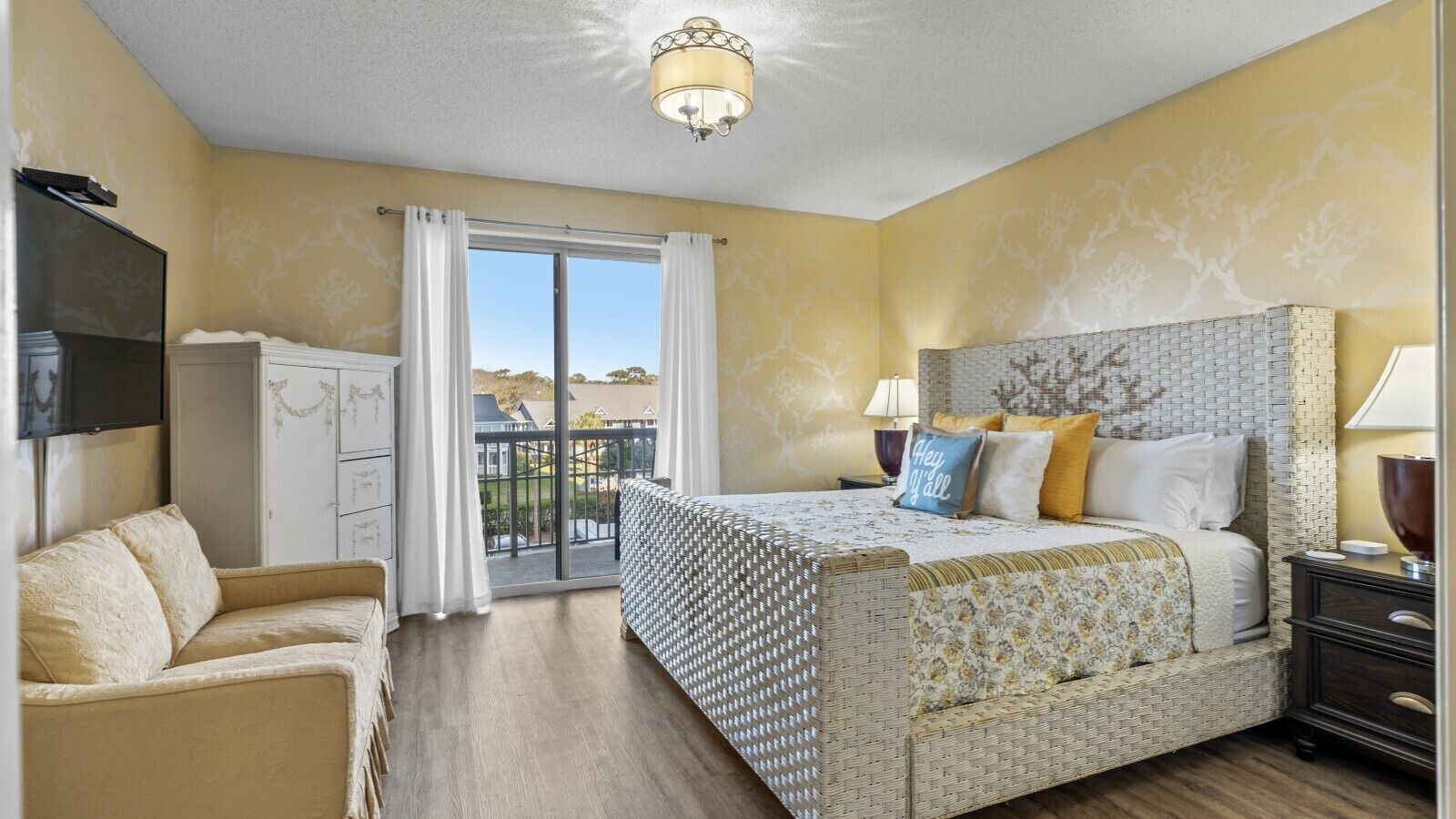 Steps to the Beach. 1st Floor Luxury Margate Tower Retreat.