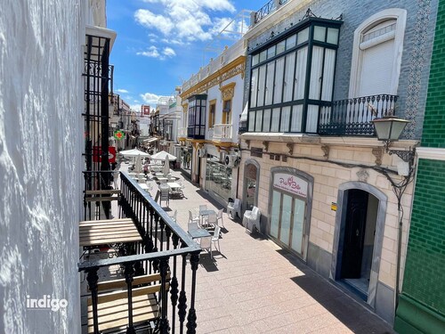 DAV003 Niña Beautiful Modern Suite within the centre of Ayamonte