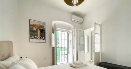 DAV003 Niña Schöne moderne Suite im Zentrum von Ayamonte