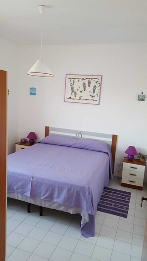 2 bedrooms, iron/ironing board