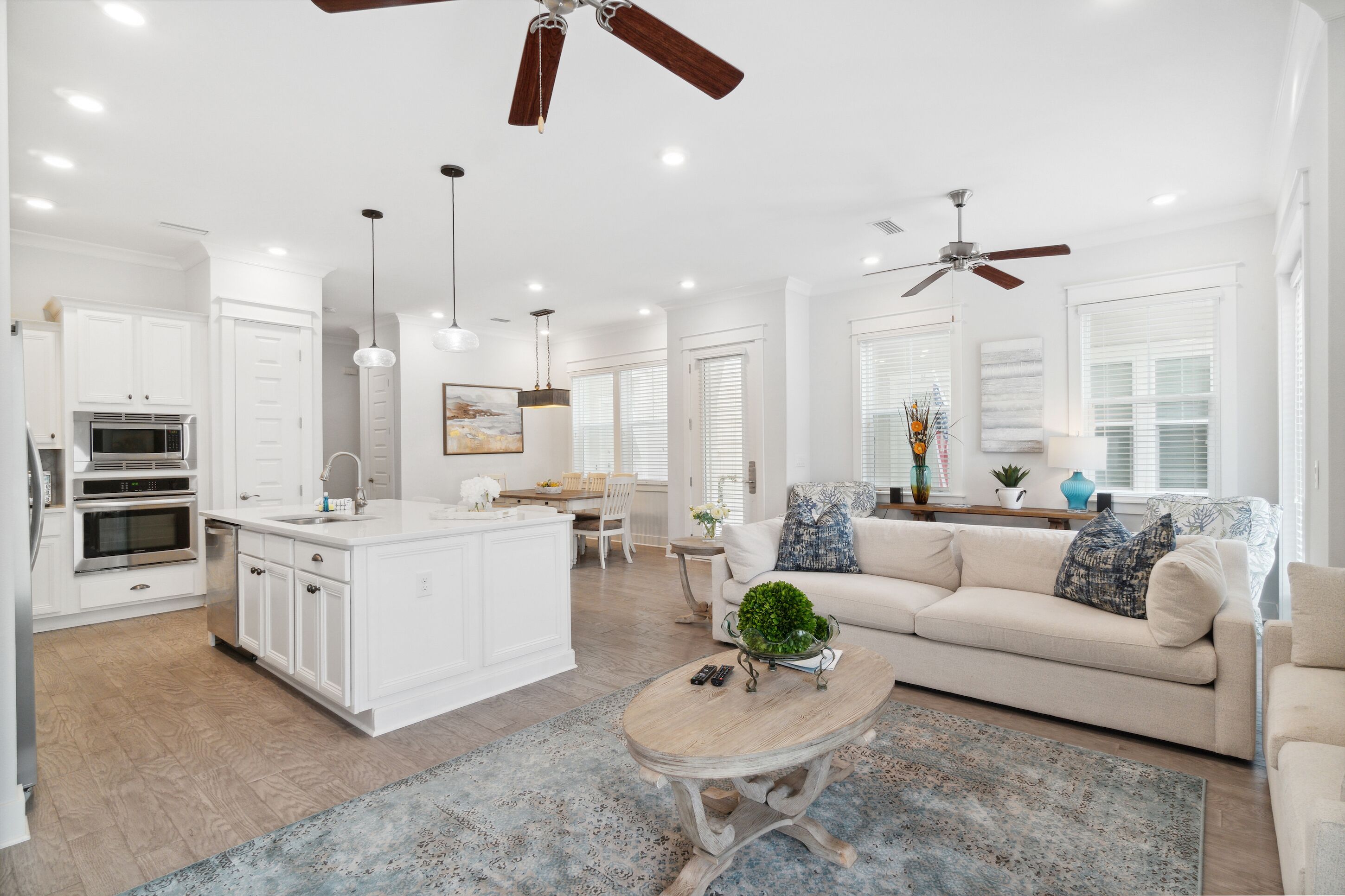 Prominence 30A Pet Friendly, 4 Bikes Incl, 2 Pools, Beach, The Big Chill and Fun