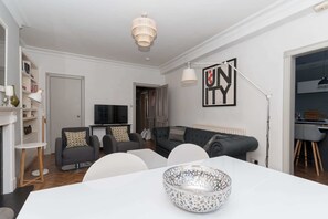 Basic Apartment, Multiple Beds | Dining - Beautiful & Bright 2BD Flat - Haymarket (Edinburgh)