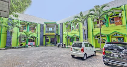 SPOT ON 91471 Syariah Wisma Uin Walisongo