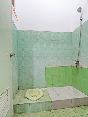 Double Room | Bathroom | Shower, towels