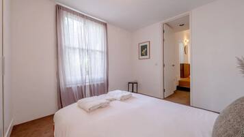 Basic-lejlighed - 2 dobbeltsenge | 2 soveværelser, strygejern/strygebræt, sengetøj