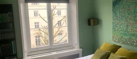 Appartement, 1 lit double | 1 chambre, espace de travail pour ordinateur portable, draps fournis