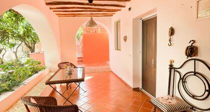 Central villa 50 meters from the beach