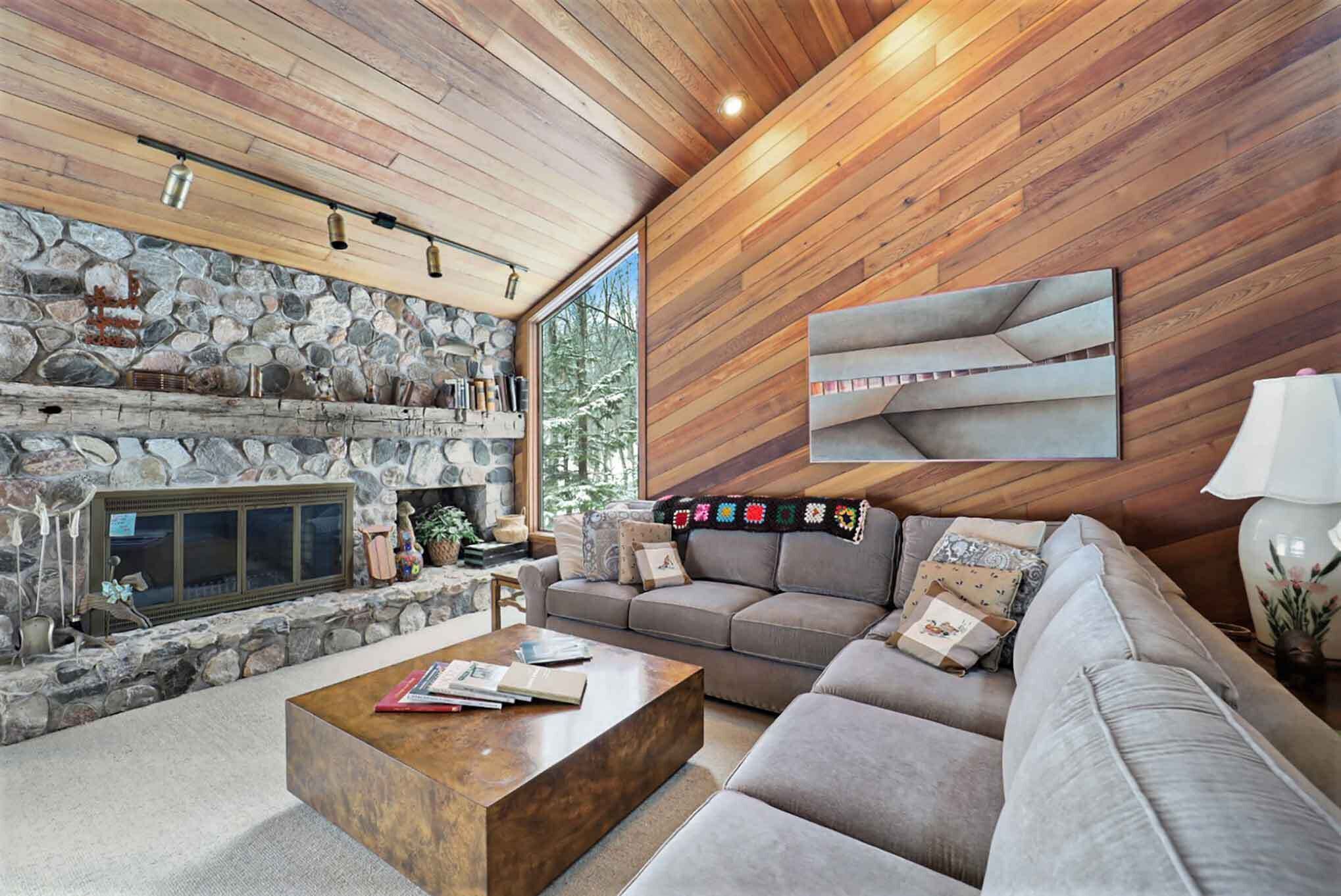 Welcome to the Relaxing Northern Lodge in Michigan’s premier Birchwood Farms Golf and Country Club